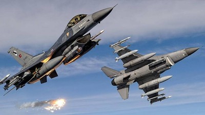 F-16 yapay zekayla uçtu: İnsanlı savaş uçağıyla it dalaşına girdi