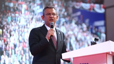 Özgür Özel'den para sayma görüntüleri hakkında açıklama