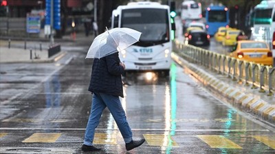 18 il için sarı kodlu uyarı: Gök gürültülü sağanak yağış ve rüzgar geliyor