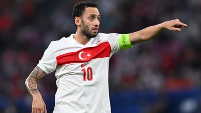 Hakan Çalhanoğlu, Rüştü Reçber'in rekoruna ortak oldu