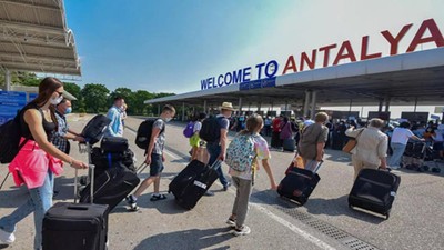 Antalya Havalimanı ocakta yaklaşık 1 milyon yolcuya hizmet verdi