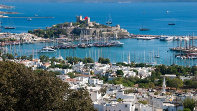 Tatilde erken rezervasyon dönemi başladı! Otellerde fiyat yarı yarıya indi