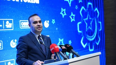 Bakan Kacır: Türkiye, küresel "üretim üssü" rolünü perçinliyor