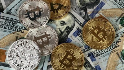 Bitcoin'den yeni rekor: 106 bin doları aştı