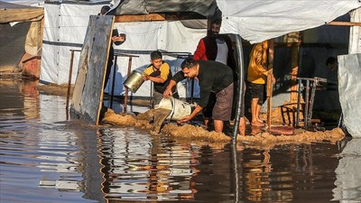 Gazze'de, Filistinlilerin kaldığı 1540'tan fazla çadır su altında kaldı