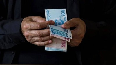 En düşük emekliği aylığını 14 bin 469 liraya çıkaran teklif Meclis'te