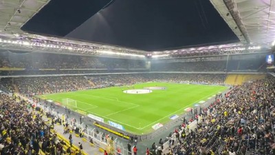 Fenerbahçe tribünlerinden ihraç edilen teğmenlere destek (video)