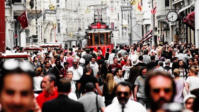 Ülke ülke açıklandı, ilk sıra şaşırttı! Türkiye'de en çok hangi milletten yabancı var? İşte liste...