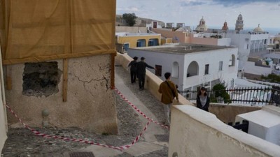 Deprem profesörü Santorini'deki durumu anlattı: Fayın bir kısmı dolmaya başladı, senaryo değişiyor