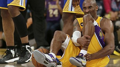 Kobe Bryant'ın ayakkabıları açık artırmada 660 bin dolara satıldı