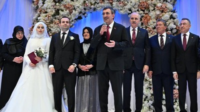 Cumhurbaşkanı Yardımcısı Cevdet Yılmaz'ın oğlu evlendi