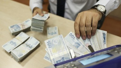 Borçlar alarm veriyor! Vatandaş kredi ve kredi kartında batıkta!