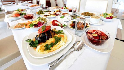 İftar menülerine yüzde 50 zam! 4 kişilik bir ailenin iftar maliyeti cep yakıyor