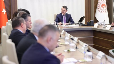 Bakan Kurum, CHP'li milletvekilleri ve belediye başkanlarıyla görüştü