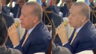 Cumhurbaşkanı Erdoğan, Endonezya'da mehter marşına eşlik etti