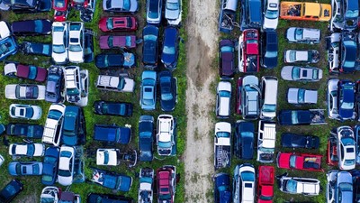 Hurda araç teşviki fiyatları yükseltti! ÖTV indirimi 25 yaş üstü otomobillere talebi artırdı