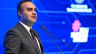 Bakan Kacır’dan TÜSİAD'a tepki: İş insanları siyasetçilere parmak sallamasın