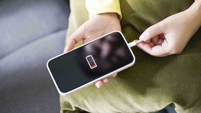Yıllardır yanlış yapıyoruz. Cep telefonların pil ömrünü kısaltan bu hatayı hemen terk edin!