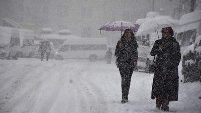 Sıcaklıklar düşecek, kar etkisini gösterecek: Meteorolojiden 7 il için sarı kodlu uyarı