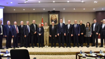 GİBTÜ’lü akademisyenler GSO’da Yapay Zeka ve Sanayide Dijital Dönüşümü anlattı
