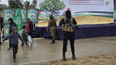 Hamas İsrail’e 2 rehineyi daha teslim etti