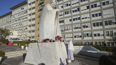 Papa Francis'in istifa edeceği iddiası! Vatikan’dan açıklama geldi