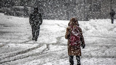 Pazartesi günü okullar tatil olacak mı? İstanbul'da kar yağışı için uzmandan kritik uyarı!