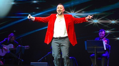 Ata Demirer Gazinosu ile kahkaha ve müzik dolu geceler