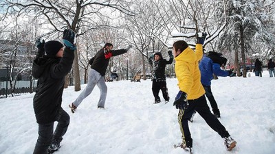 Kar, yurdu esir aldı! İşte 24 Şubat Pazartesi kar tatili olan il ve ilçeler...