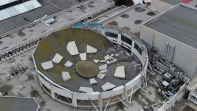 Peru'da alışveriş merkezinin çatısı çöktü