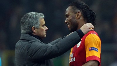 Drogba'dan eski hocası Mourinho'ya destek: "Benim 'babam' nasıl ırkçı olabilir?"