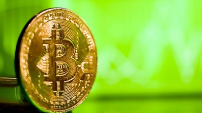 Bitcoin'de tarihi zirvesinden yüzde 27 düşüş