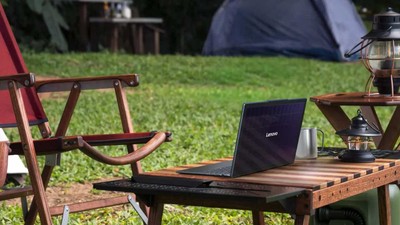 Pil sorunu tarihe karışıyor. Lenovo’dan güneş enerjisiyle çalışan laptop; 20 dakika şarj yetiyor