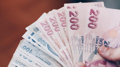 Hisseden çıkan tahvile koştu