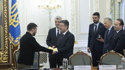 Türk müteahhitler Zelenskiy’e proje üstlenmeye hazır olduğunu söyledi