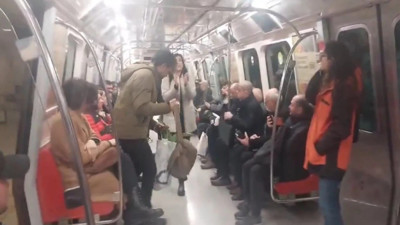 Metroda 'Ekrem İmamoğlu' protestosu!