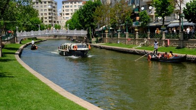 Eskişehir'de bot ve gondol seferleri durduruldu