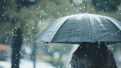 Sıcaklıklar düşüyor, fırtınaya dikkat! Meteoroloji'den 13 il için sarı kodlu sağanak uyarısı