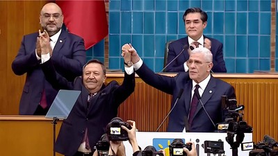 Ankara milletvekili Yüksel Arslan, yeniden İYİ Parti'ye katıldı