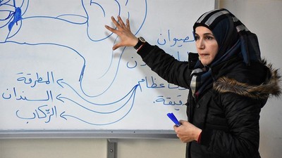 Suriye'de Esad'ın işinden ettiği 14 bin 646 öğretmen görevine iade edildi