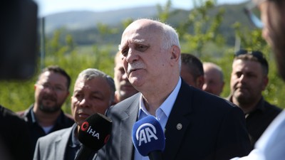 TZOB Başkanı Bayraktar: Zirai dondan etkilenen çiftçilerimiz devleti yanında görmek istiyor