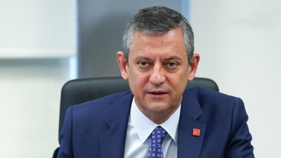 Deprem sonrası Özgür Özel'den ilk açıklama: Tüm belediyelerimiz teyakkuz halinde çalışıyor