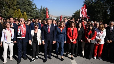 Valilik izin vermedi, Özgür Özel saat verip çağrı yaptı