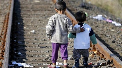 Türkiye'de her 10 çocuktan biri yeni giysi ve ayakkabıya ulaşamıyor