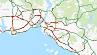 Deprem sonrası İstanbul'da trafik adeta kilitlendi!