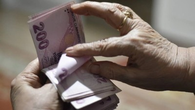 Ev kadınlarına emeklilik hakkı geliyor! Kimler yararlanacak, ödemeler ne kadar olacak?