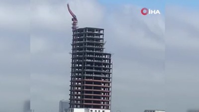 Esenyurt’ta depremde kule vinç böyle sallandı