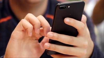 Tarih belli oldu, akıllı telefonlarda yeni dönem başlıyor! Üreticilere yıllar sonra yeni zorunluluk
