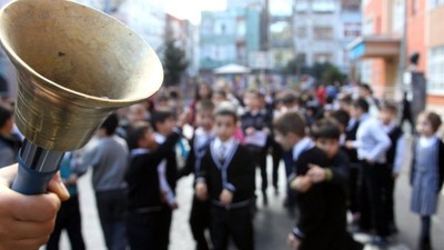 Pazartesi okullarda ilk ders zili 'afet eğitimi' ile çalacak