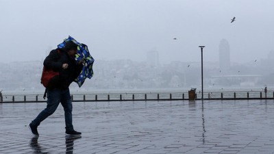 Meteoroloji il il uyardı: Kuvvetli fırtınaya dikkat! Yurtta sağanak yağış etkili olacak...